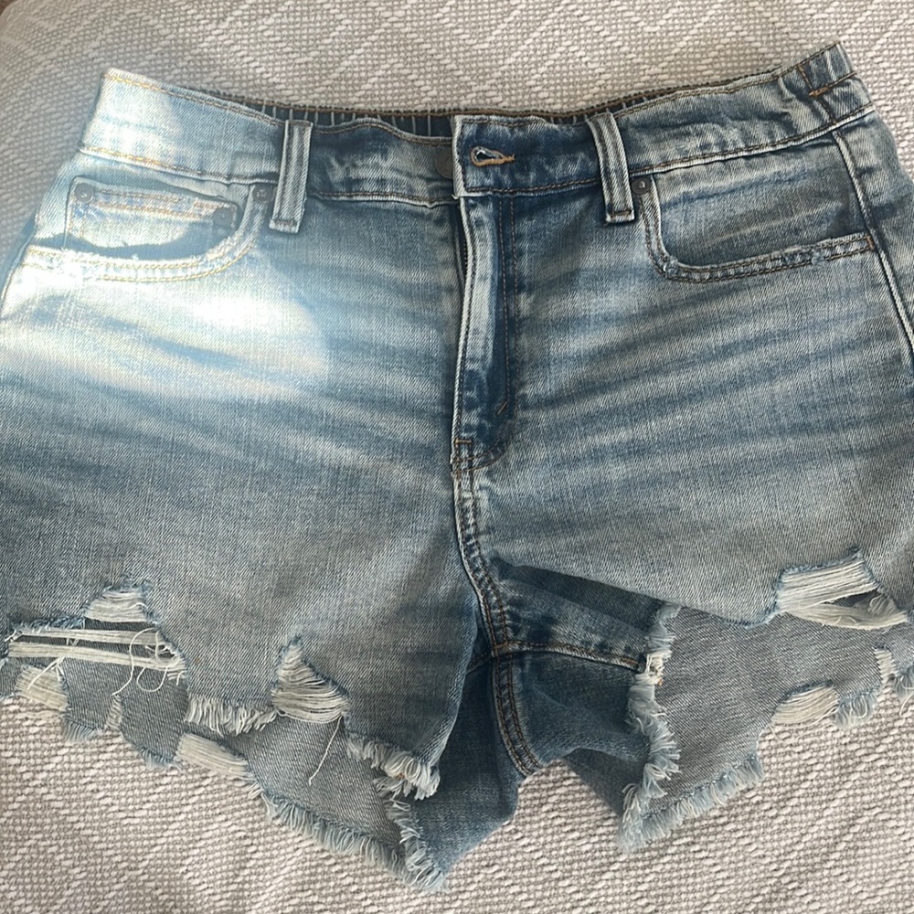 Aerie Daydream denim cutoffs